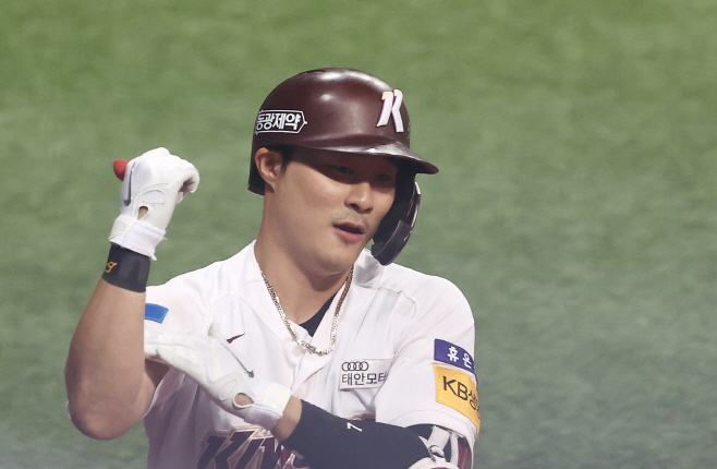 '나 힘이 이만큼 세!'<YONHAP NO-6062>