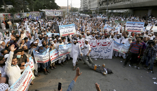 Pakistan France Protest <YONHAP NO-5759> (AP)