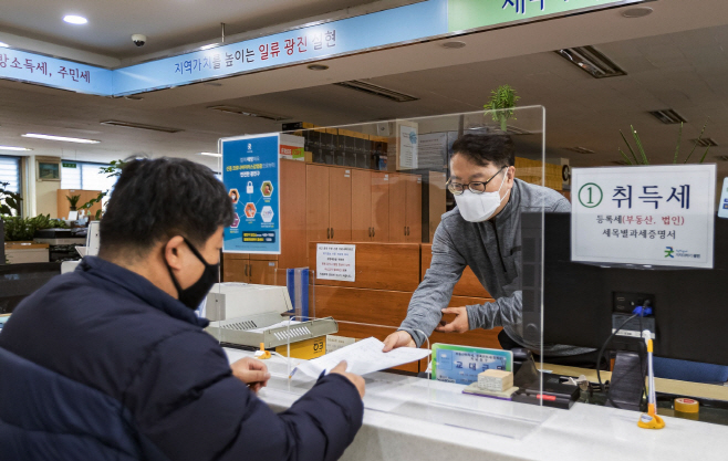 광진구, 구청·보건소·주민센터 민원창구에 투명 가림막 설치
