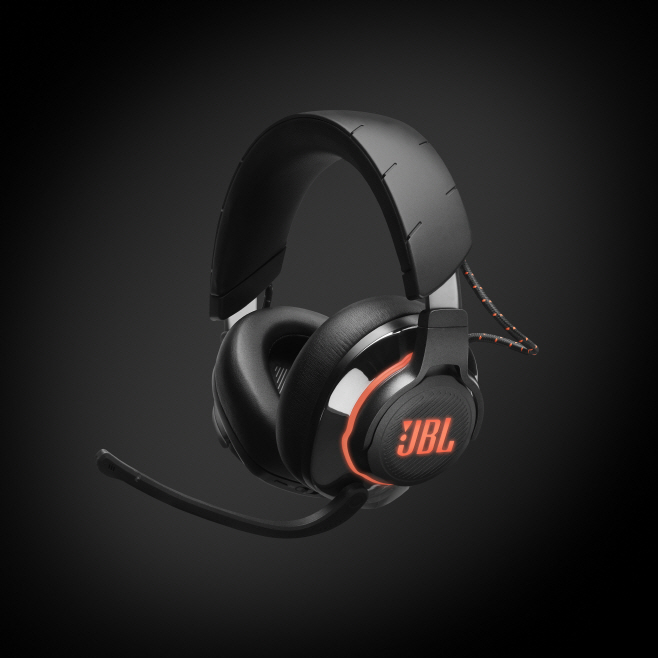 사진1-JBL 퀀텀 800