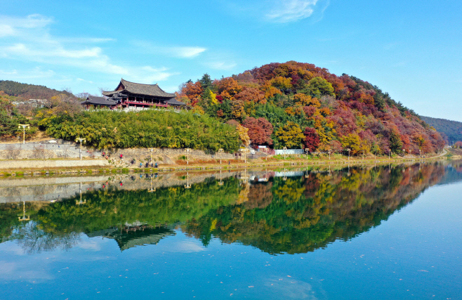 20201114 밀양강에 빠진 영남루와 아동산-2