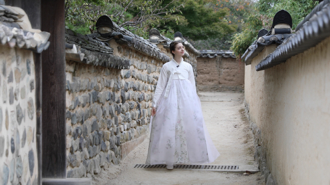 1123-1_안젤리나_다닐로바-하회마을