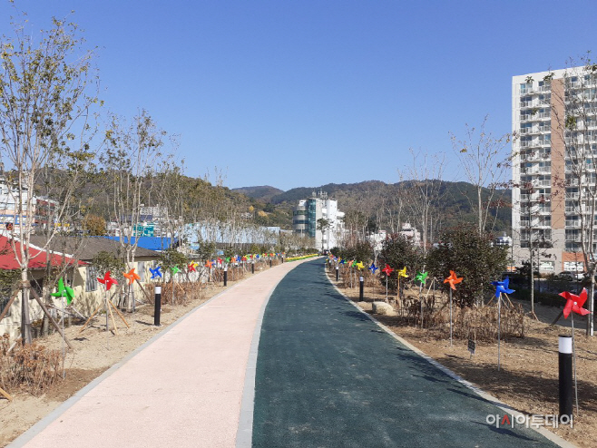 폐철도 공원화 완공1