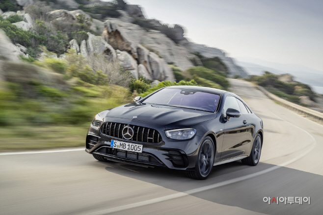 사진10-더 뉴 메르세데스-AMG E-클래스 쿠페