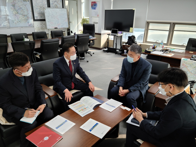 영천시) 최기문 영천시장, 대도시권광역교통위원회 방문 사진 (