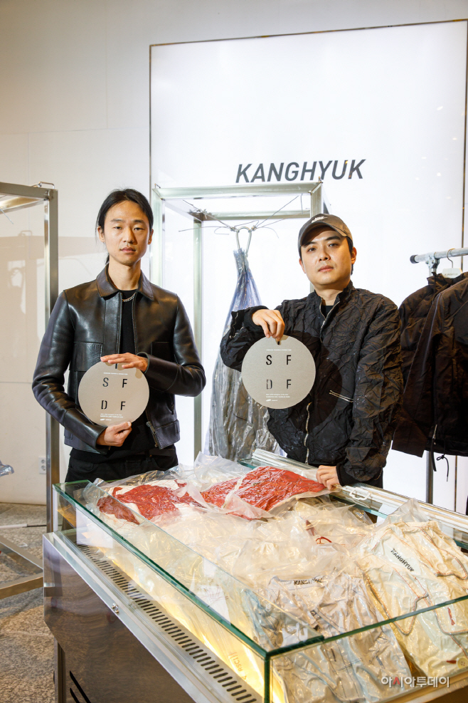 사진 2. 제16회 SFDF 1위 최강혁, 손상락 디자이너