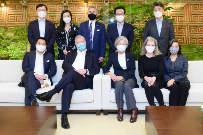 강경화, 방한 미국 대표단 위해 격려 만찬