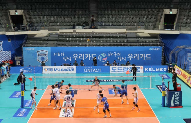 무관중으로 진행되는 프로배구 경기<YONHAP NO-3298>