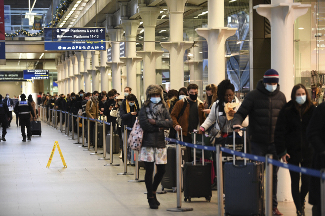 Virus Outbreak Britain <YONHAP NO-0092> (AP)