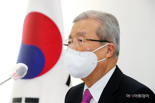 [포토] 김종인 '윤석열 총장 징계 절차 자체가 상식에 어긋나는 일'