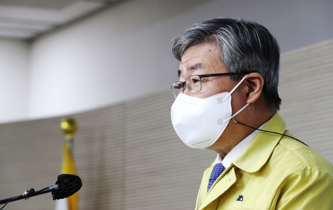 이재갑 장관 '필수노동자 특화된 건강진단 제도 신설'
