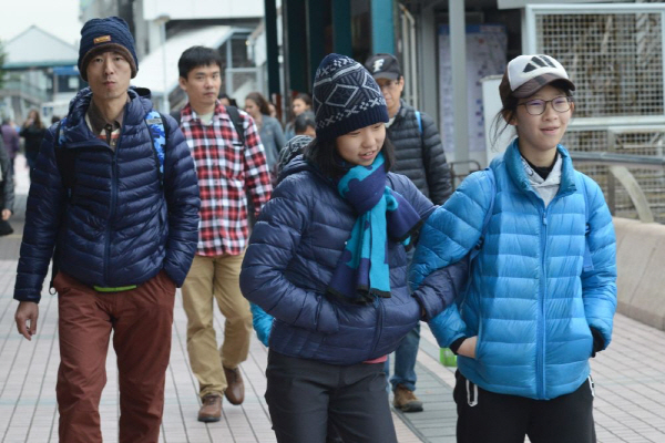 급격히 추워진 홍콩 날씨로 최소 “11명 사망” … 영상 10도의 날씨에서도 동사가 일어나는 이유는?