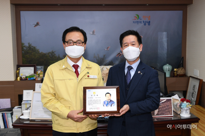 한정우 창녕군수 지자체 협력사업 우수상 수상