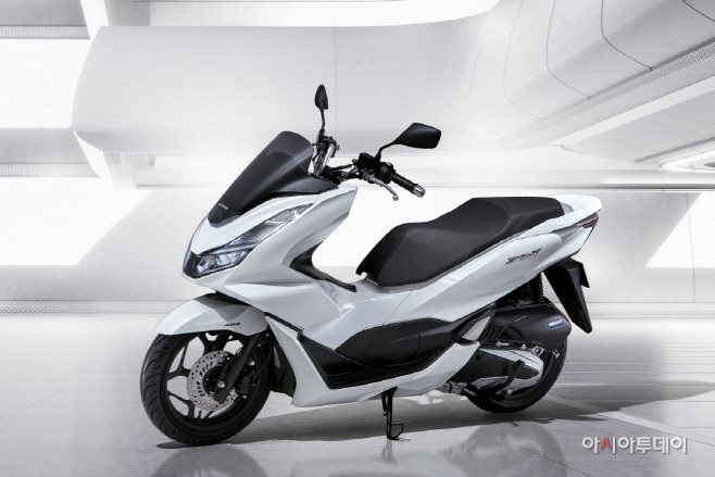 [혼다] 2021년형 올 뉴 PCX_01