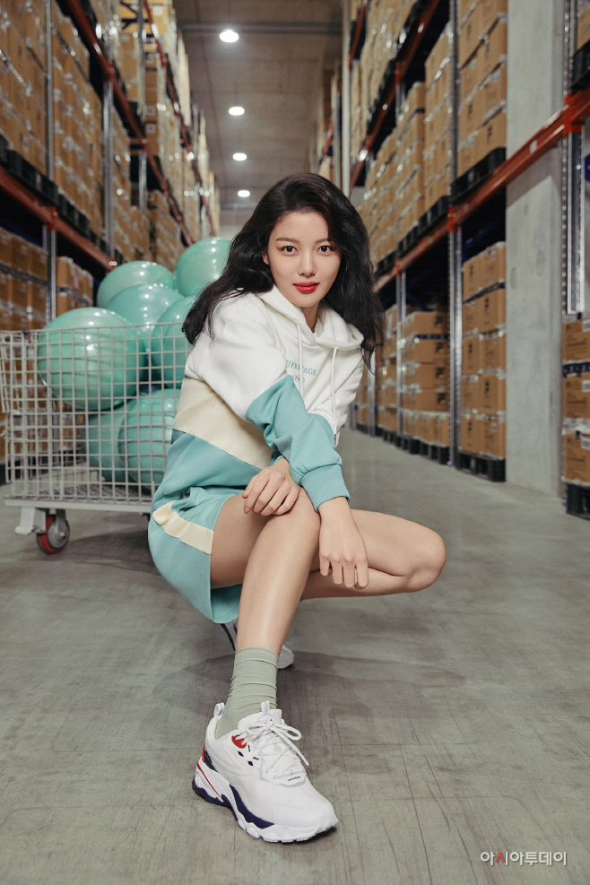 휠라_2021 스프링 헤리티지 컬렉션_김유정_04 (1)