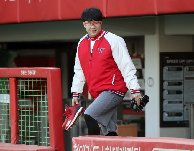 양현종, 챔피언스필드에서 훈련<YONHAP NO-4449>