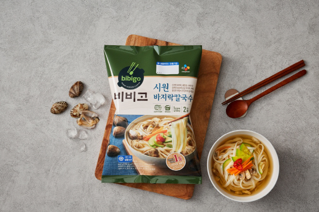CJ제일제당 비비고 냉동면_시원바지락칼국수 연출 이미지