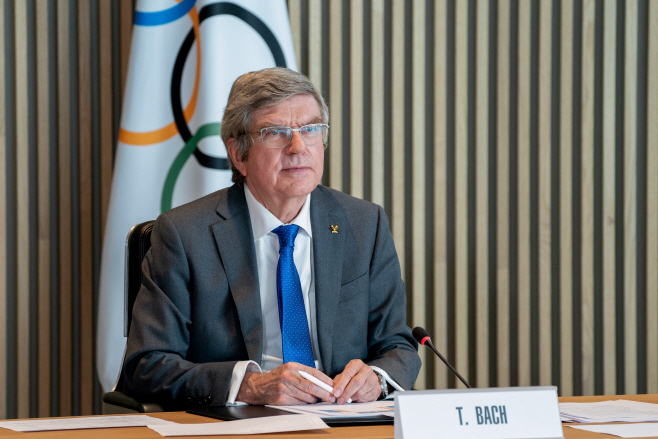 IOC 집행위원회 회의 참석한 바흐 . (AFP)