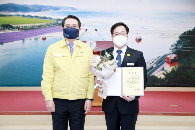 울진군 적극행정 우수공무원 선정