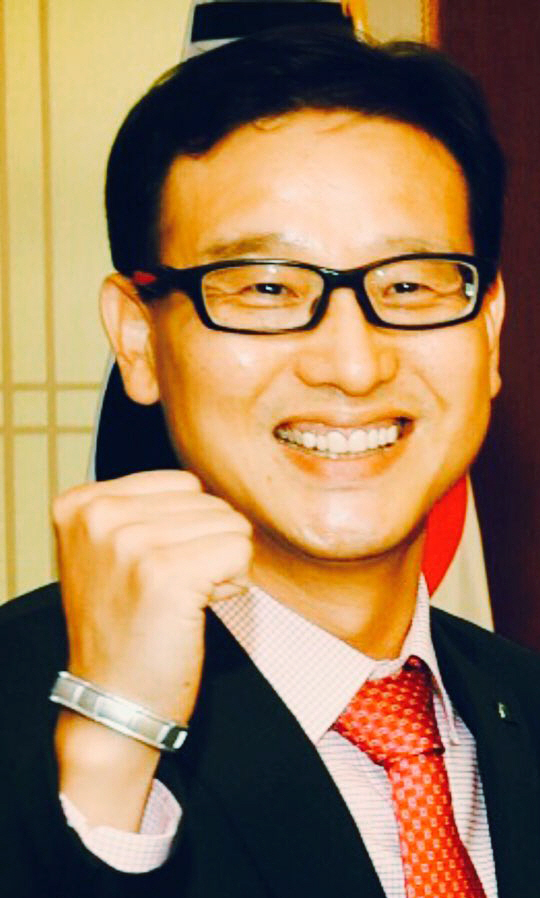 1. 이영익 교수