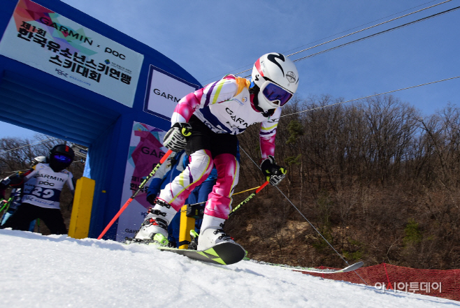 [사진 2] 스키대회 참가자