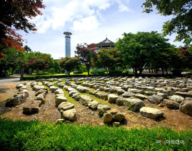서산