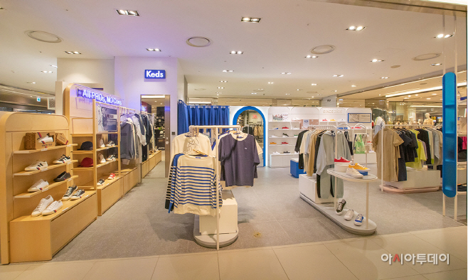 02. 케즈(Keds) 신세계 본점 매장 전경