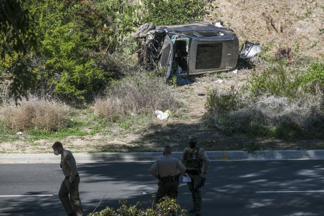 Tiger Woods Crash Golf <YONHAP NO-0290> (AP)