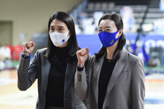 여자농구 대표팀 감독에 전주원 우리은행 코치<YONHAP NO-2185>