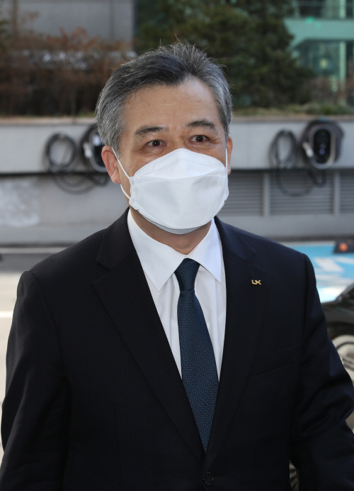 출근하는 최창학 한국국토정보공사 19대 사장