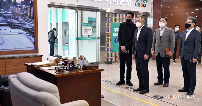 정의선회장아산정주영20주기추모사진전방문2 (2)