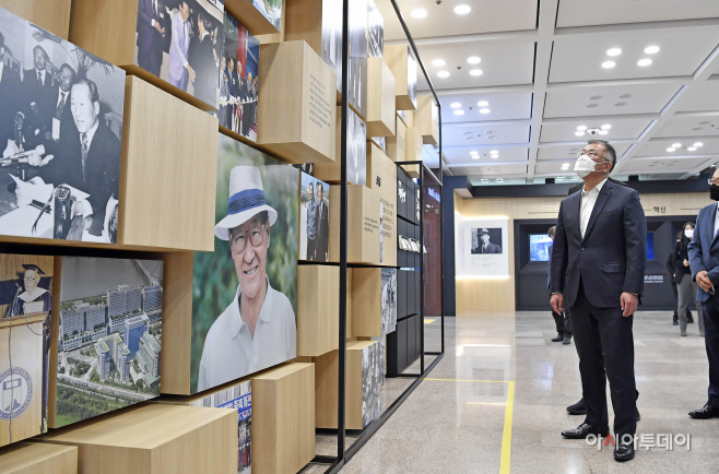 정의선회장아산정주영20주기추모사진전방문3 (1)