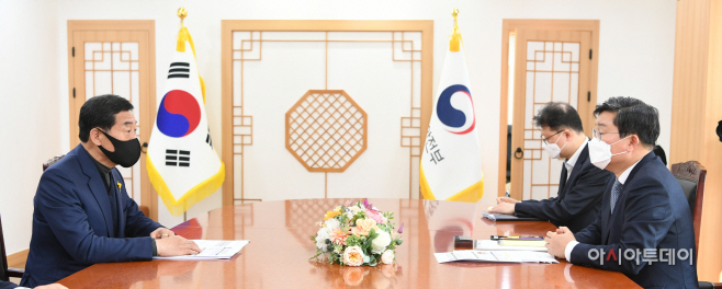 109.윤화섭 시장, 전해철 행안부 장관 만나 정책건의 (1)