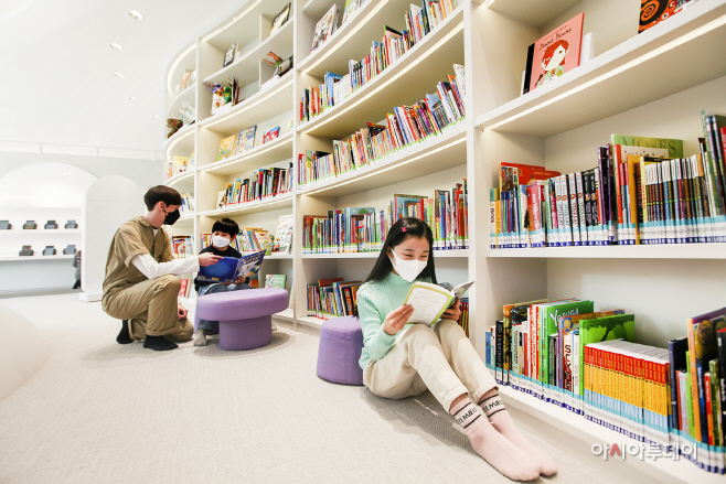 [SKT 보도자료] SKT, 복합 문화 공간 _ZEM PLAYS_ 연다_01