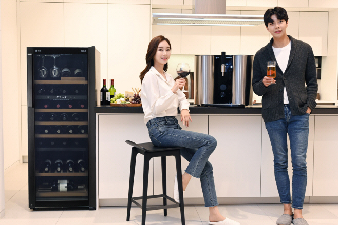 [사진1] LG 홈술 가전, 집콕 날개 달고 판매량 껑충