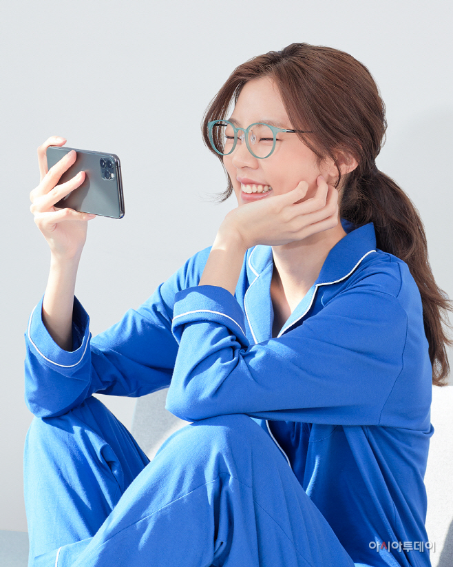[자주] 비대면 시대 필수품! 블루라이트 차단 안경 출시 (2)