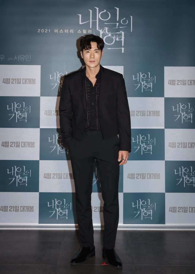 김강우