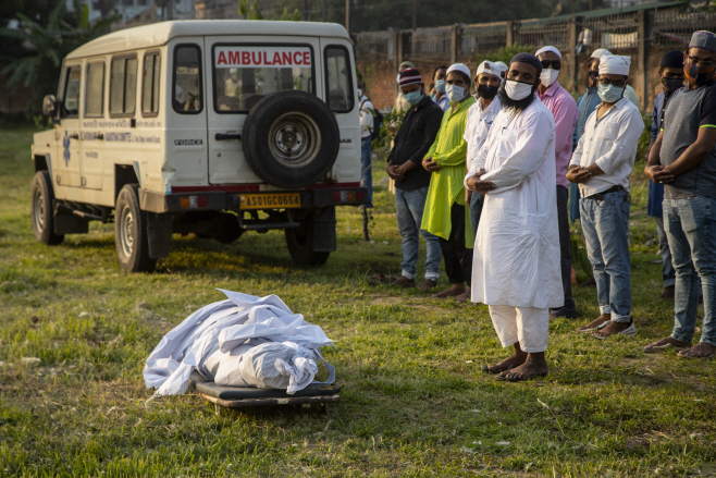 Virus Outbreak India <YONHAP NO-0236> (AP)