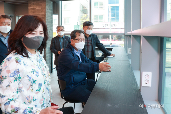 첫 번째 청년창업공간 이석영신흥상회 현장 점검