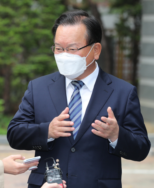 답변하는 김부겸 총리 후보자