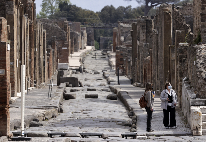 ITALY-POMPEII-REOPENING