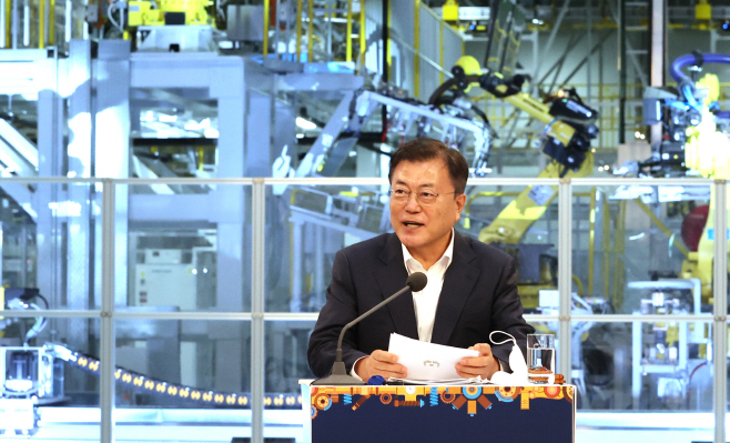 발언하는 문 대통령