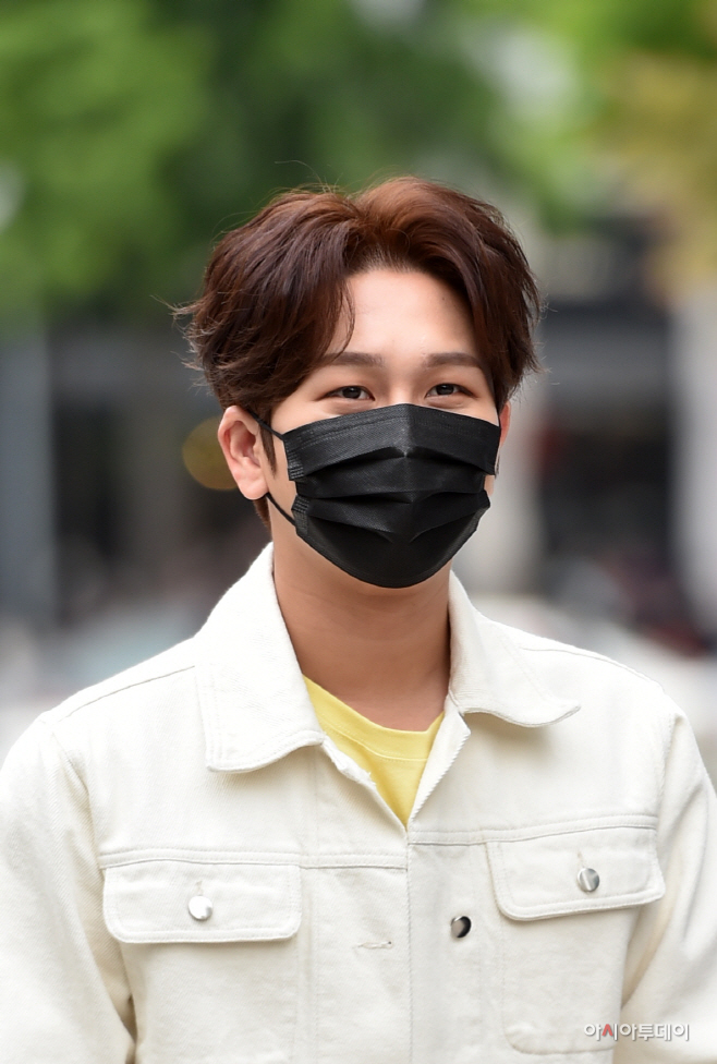 [포토] 김수찬, 마스크 뚫고 나오는 잘생김