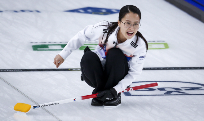 Canada Curling Worlds Women <YONHAP NO-0330> (AP)