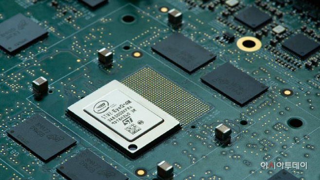 [사진자료] 인텔 모빌아이 아이큐포(EyeQ4) (1)