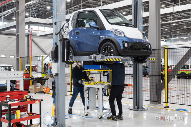 이미지1(배터리 장착 공정)