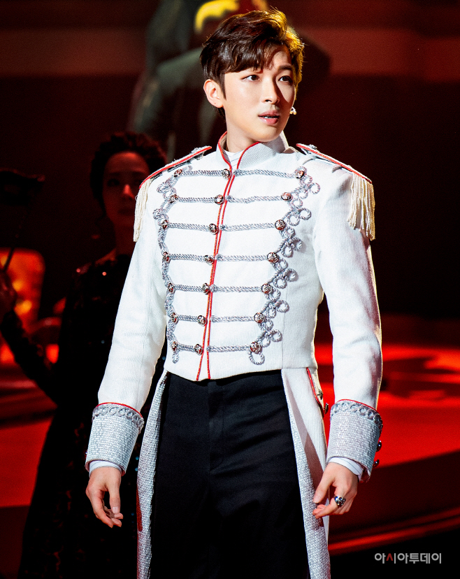 박강현