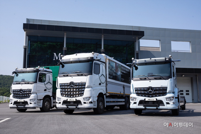 사진1-메르세데스-벤츠 뉴 아록스 카고