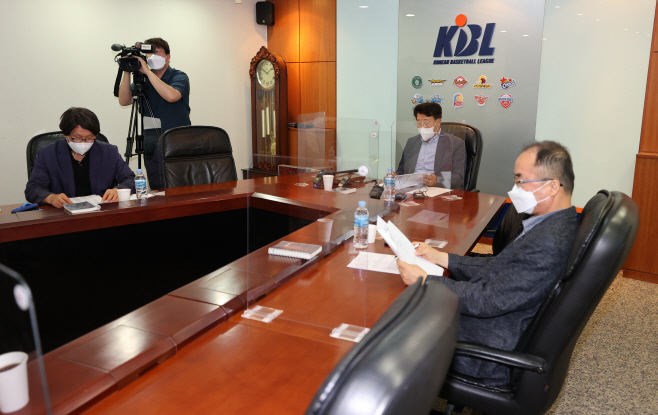 KBL 재정위, 승부조작으로 제명된 강동희 전 감..