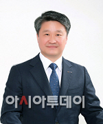 제18대 김학도 이사장 증명사진